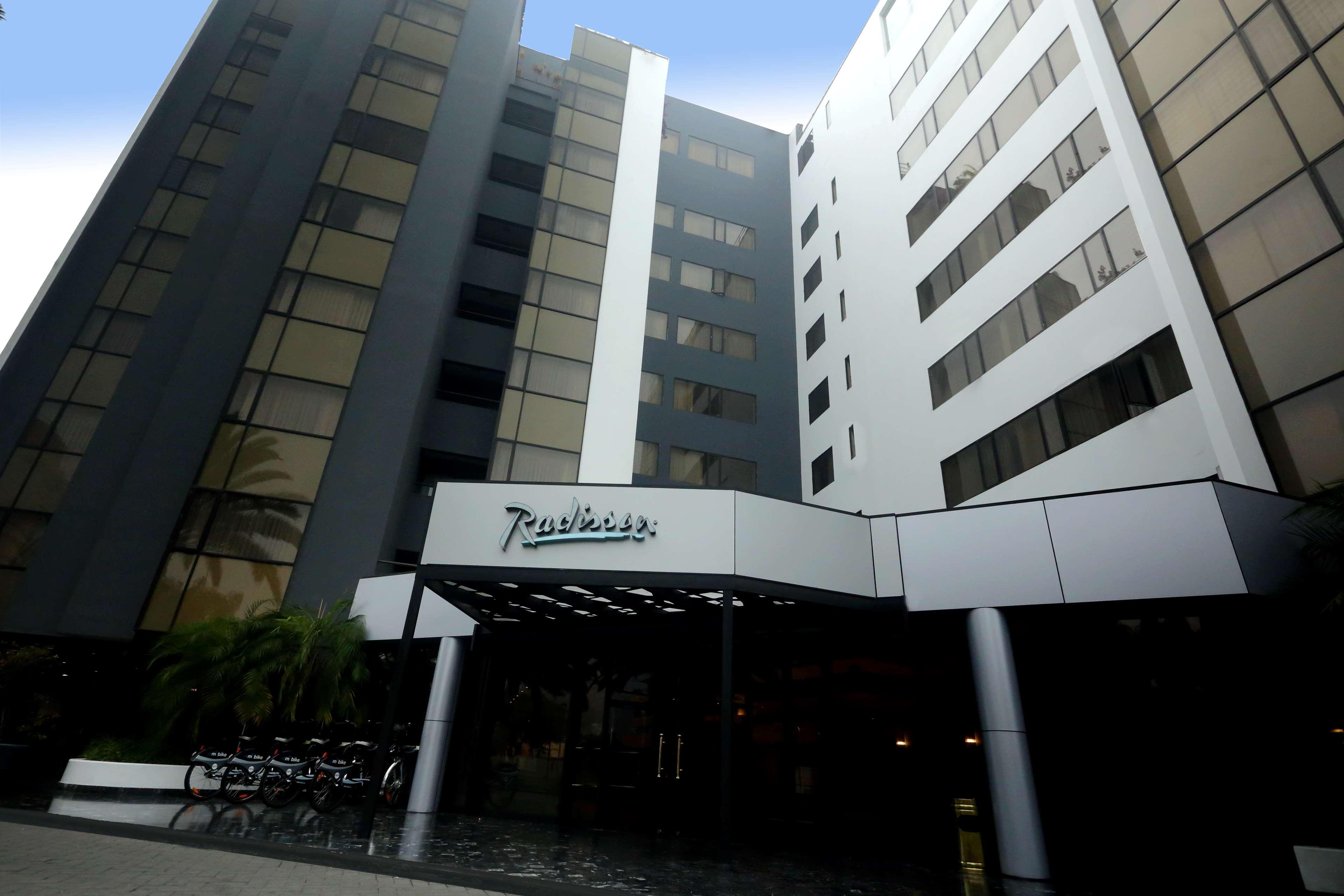 Radisson Hotel Plaza Del Bosque Lima Exterior photo
