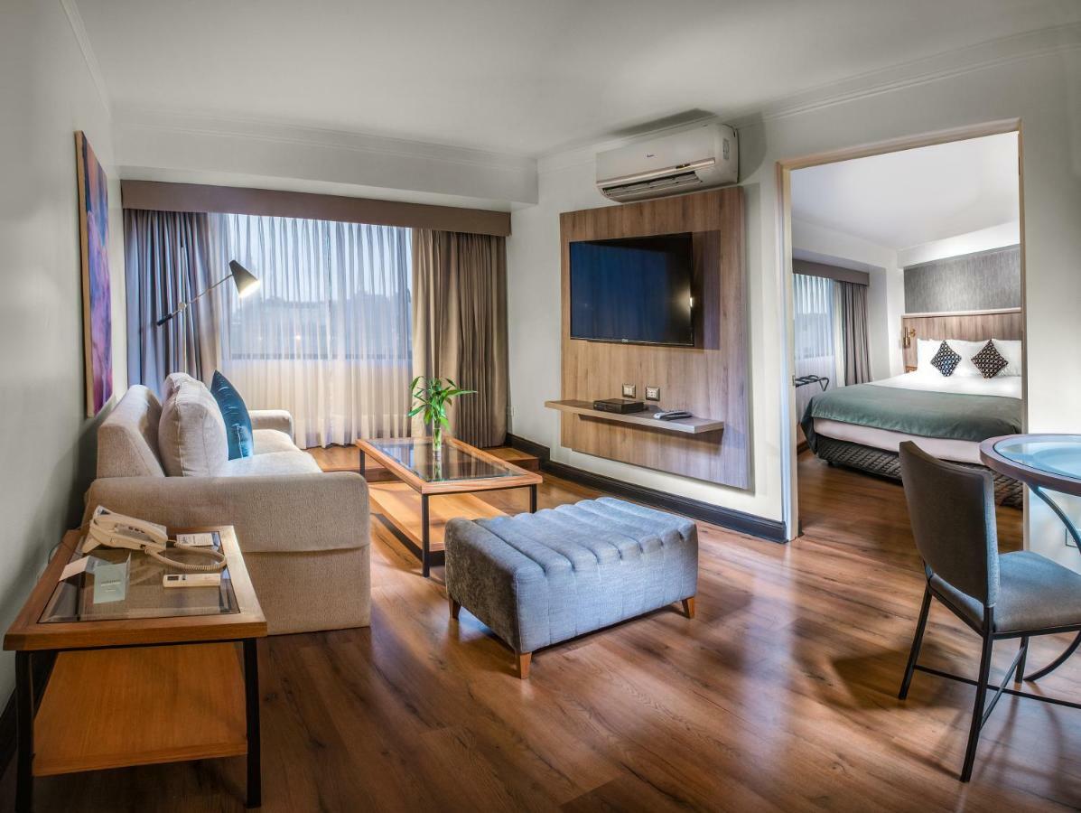 Radisson Hotel Plaza Del Bosque Lima Exterior photo